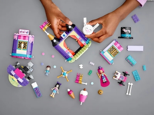 Chioscuri magice in parcul de distractii 41687 LEGO Friends 