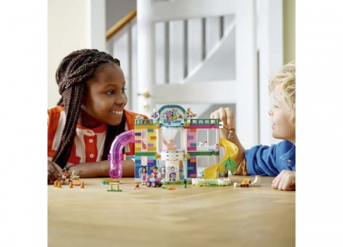Centrul de ingrijire a animalelor 41718 LEGO Friends 
