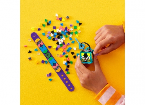 Bratara si talisman Pisica neon 41945 LEGO Dots 