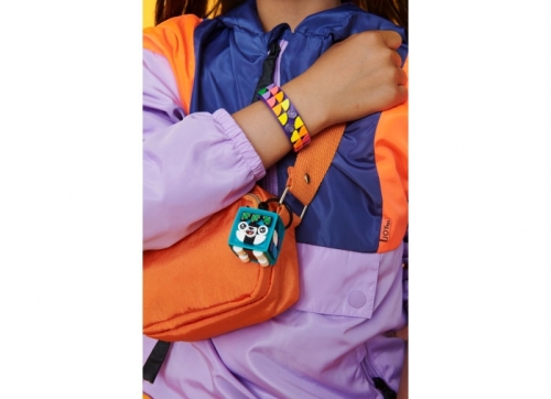 Bratara si talisman Pisica neon 41945 LEGO Dots 