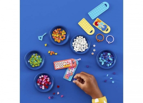 Mega pachet de brelocuri cu mesaj 41949 LEGO Dots 