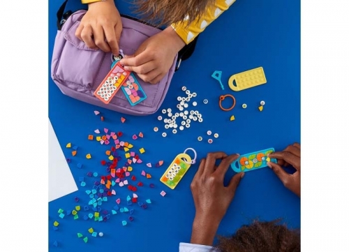 Mega pachet de brelocuri cu mesaj 41949 LEGO Dots 