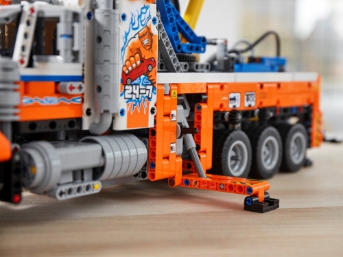 Camion de remorcare de mare tonaj 42128 LEGO Technic