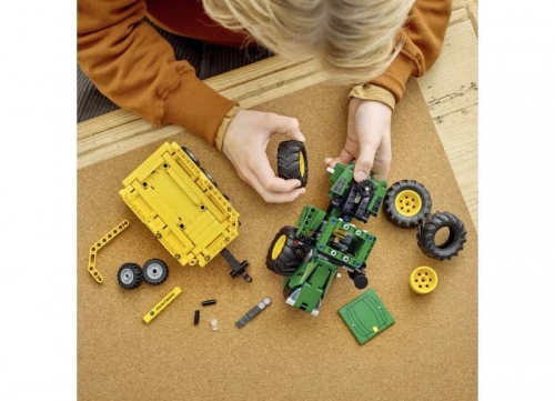 Tractor John Deere 42136 LEGO Technic