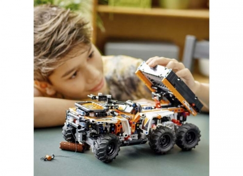 Vehicul de teren 42139 LEGO Technic