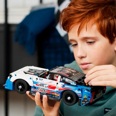 NASCAR Next Gen Chevrolet Camaro ZL1 42153 LEGO Technic