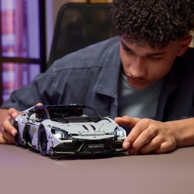 Supermasina sport Lamborghini Revuelto 42214 LEGO Technic