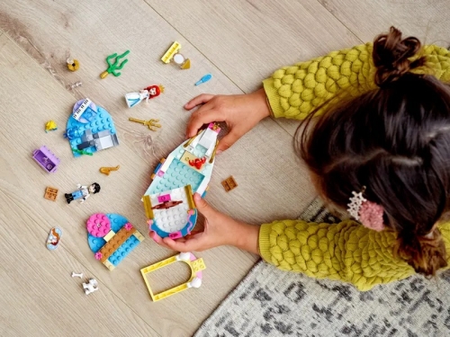 Barcuta de sarbatoare a lui Ariel 43191 LEGO Disney Princess 
