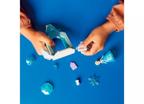 Curtea Castelului Elsei 43199 LEGO Disney Frozen