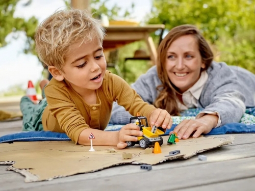 Masina de reparat drumuri 60284 LEGO City 