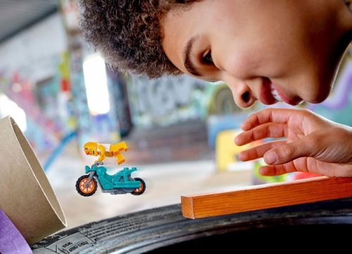 Motocicleta de cascadorii Gaina 60310 LEGO City 