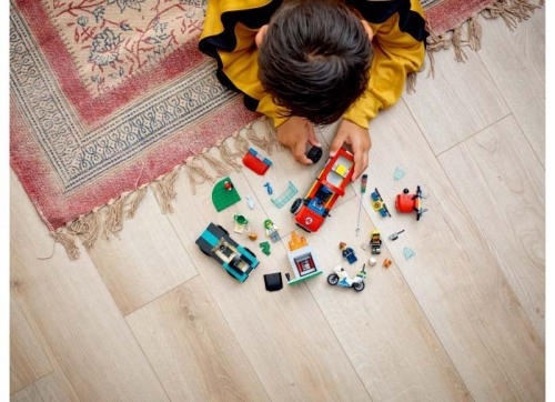 Salvarea de incendiu si urmarirea politiei 60319 LEGO City 