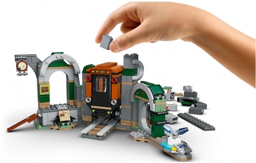 Metroul Newbury 70430 LEGO Hidden Side