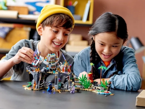 Satul Strajerilor 71747 LEGO Ninjago 