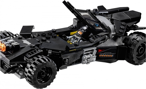Flying Fox: Atacul aerian cu Batmobilul 76087 LEGO DC Super Heroes