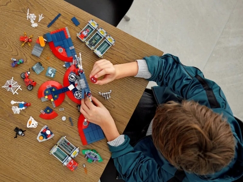 Atacul asupra bazei lui Spider-Man 76175 LEGO Marvel Super Heroes 