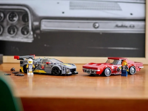 Chevrolet Corvette C8.R si 1968 Chevrolet Corvette 76903 LEGO Speed Champions 