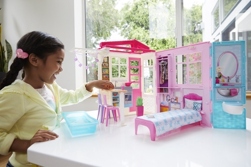 Papusa cu casa si accesorii Barbie