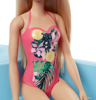 Papusa cu piscina Barbie