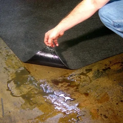 Covor de absorbtie universal impermeabil, gros, EXTREM, capacitate de absorbtie 96 l, 91 cm × 30 m