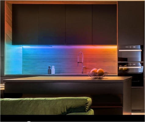 TP-Link Tapo L930-10 Smart light strip kit, 16 milioane culori 300 LED- uri RGB +300 LED-uri albe, 2 x 5m, dimensiuni: 5000 × 10 × 30 mm fiecare, Wi-Fi Protocol: IEEE 802.11b/g/n, Frecventa: 2.4 GHz,  2000 lm, 2500–6500 K.