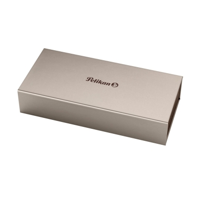Roller Pelikan Souveran R600 Black, accesorii placate cu aur, negru/auriu, rezerva inclusa, cutie cadou