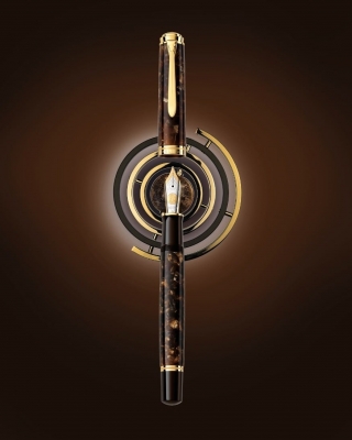 Stilou Souveran M1000 Editie Speciala Renaissance Brown M, penita aur 18k, accesorii placate cu aur 24k, corp maro marmorat, Pelikan