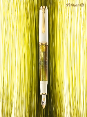 Stilou Souveran M400 EF Tortoiseshell, penita aur 14k, accesorii placate cu aur, corp alb-verde, Pelikan