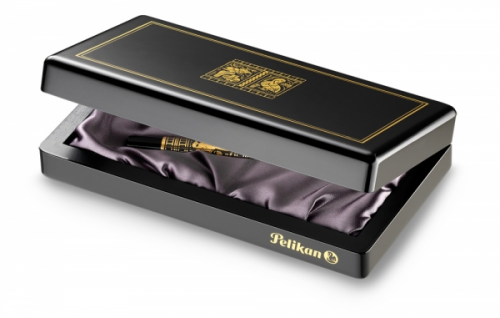 Stilou Toledo M700 B, penita aur 18k, gravat manual, accesori placate cu aur, negru-auriu, Pelikan
